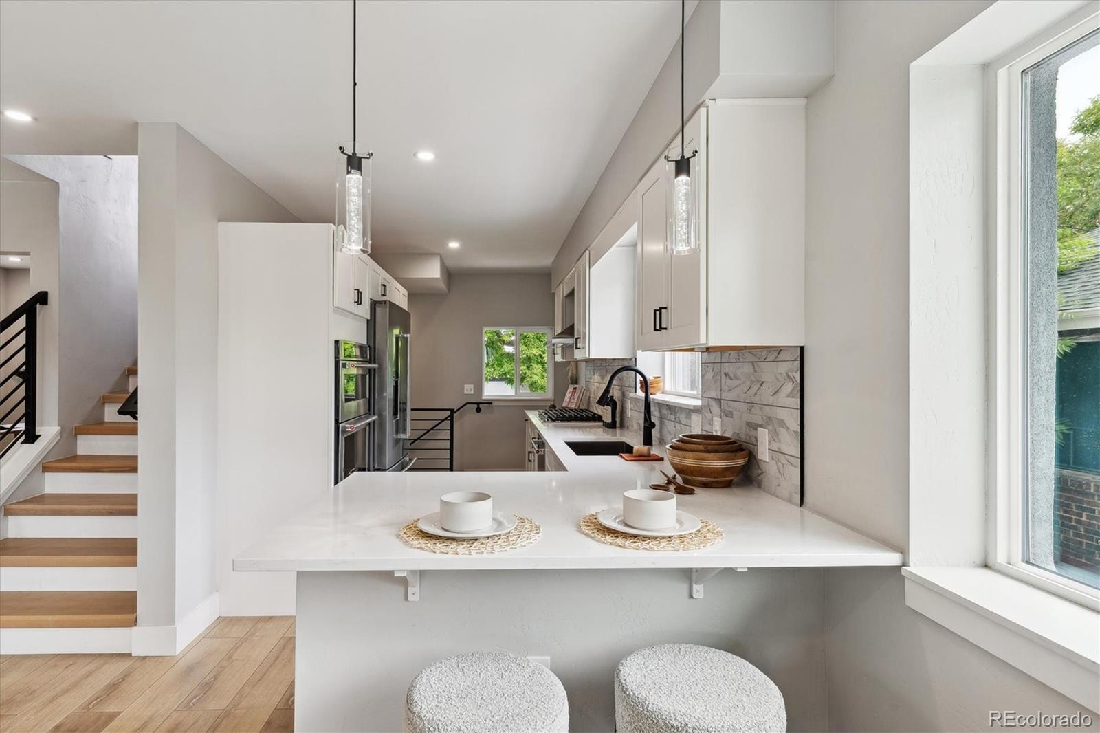 3908 Mariposa Street