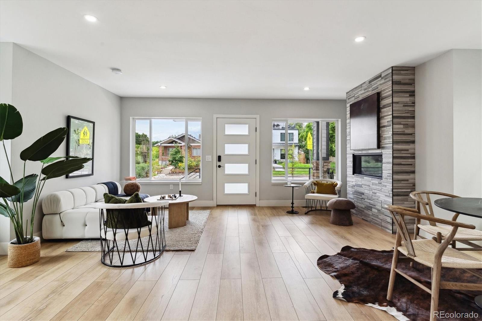 3908 Mariposa Street