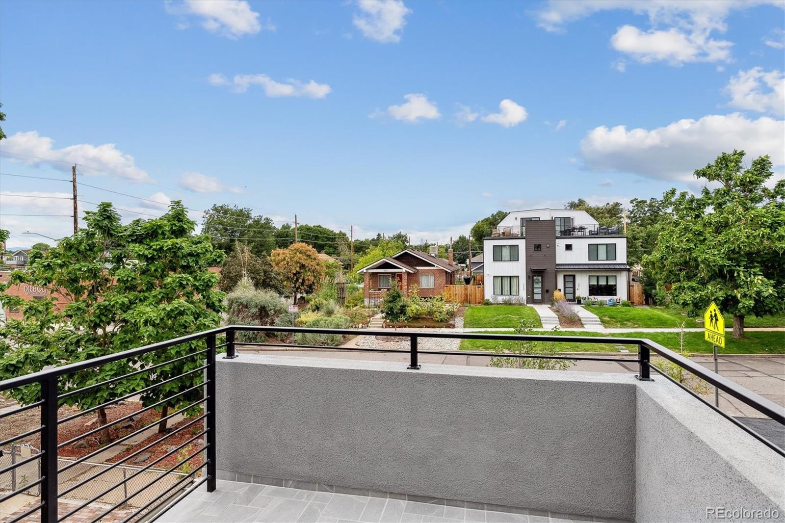 3908 Mariposa Street