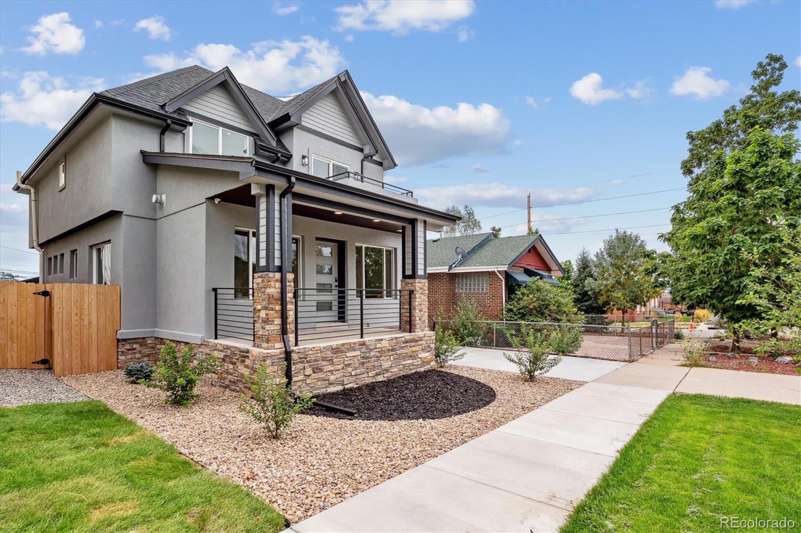 3908 Mariposa Street