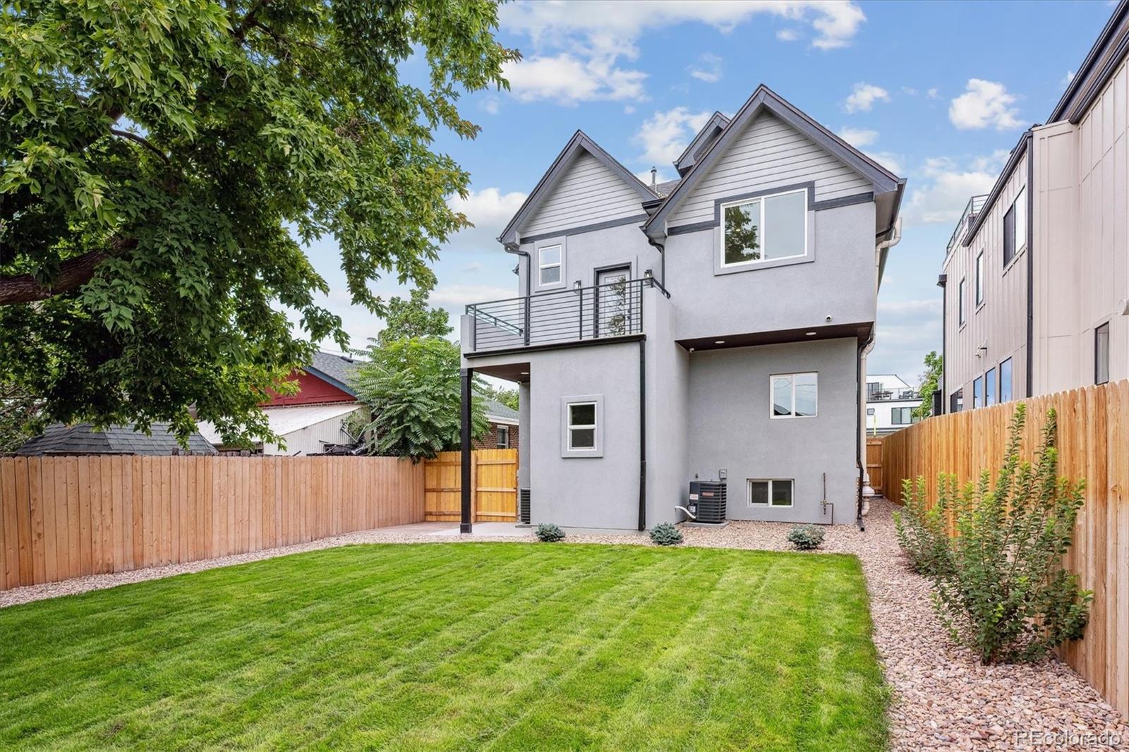 3908 Mariposa Street