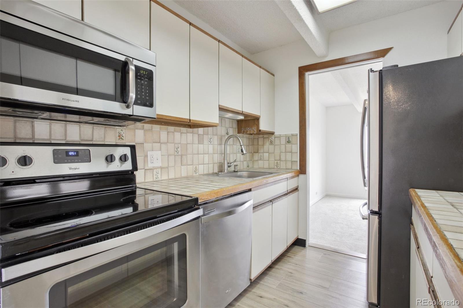 8060 E Girard Avenue Unit: 1011