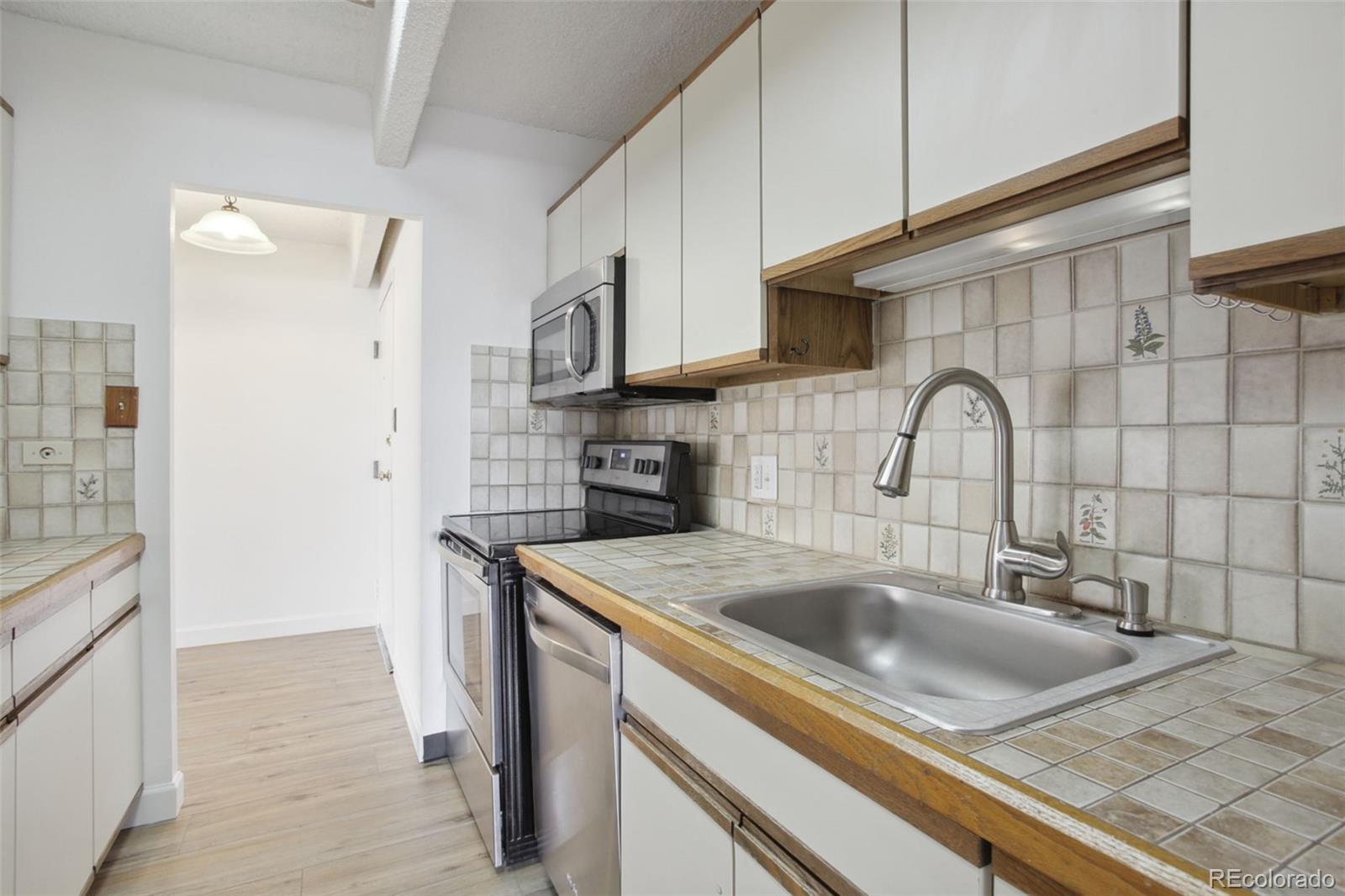 8060 E Girard Avenue Unit: 1011