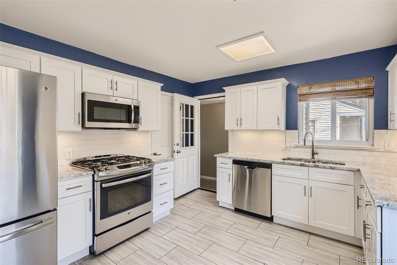 2305 S Knox