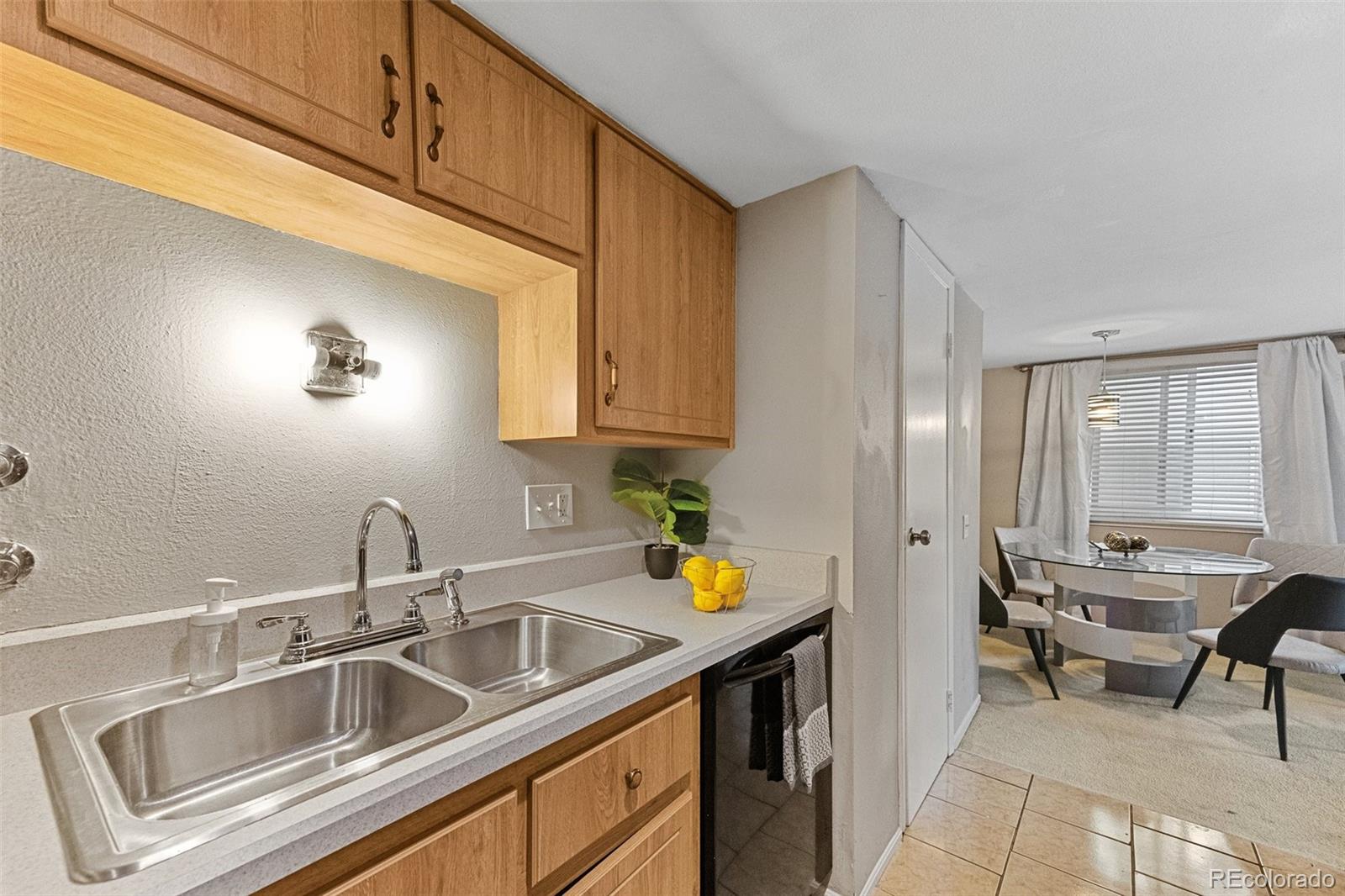 9005 E Lehigh Avenue Unit: 6