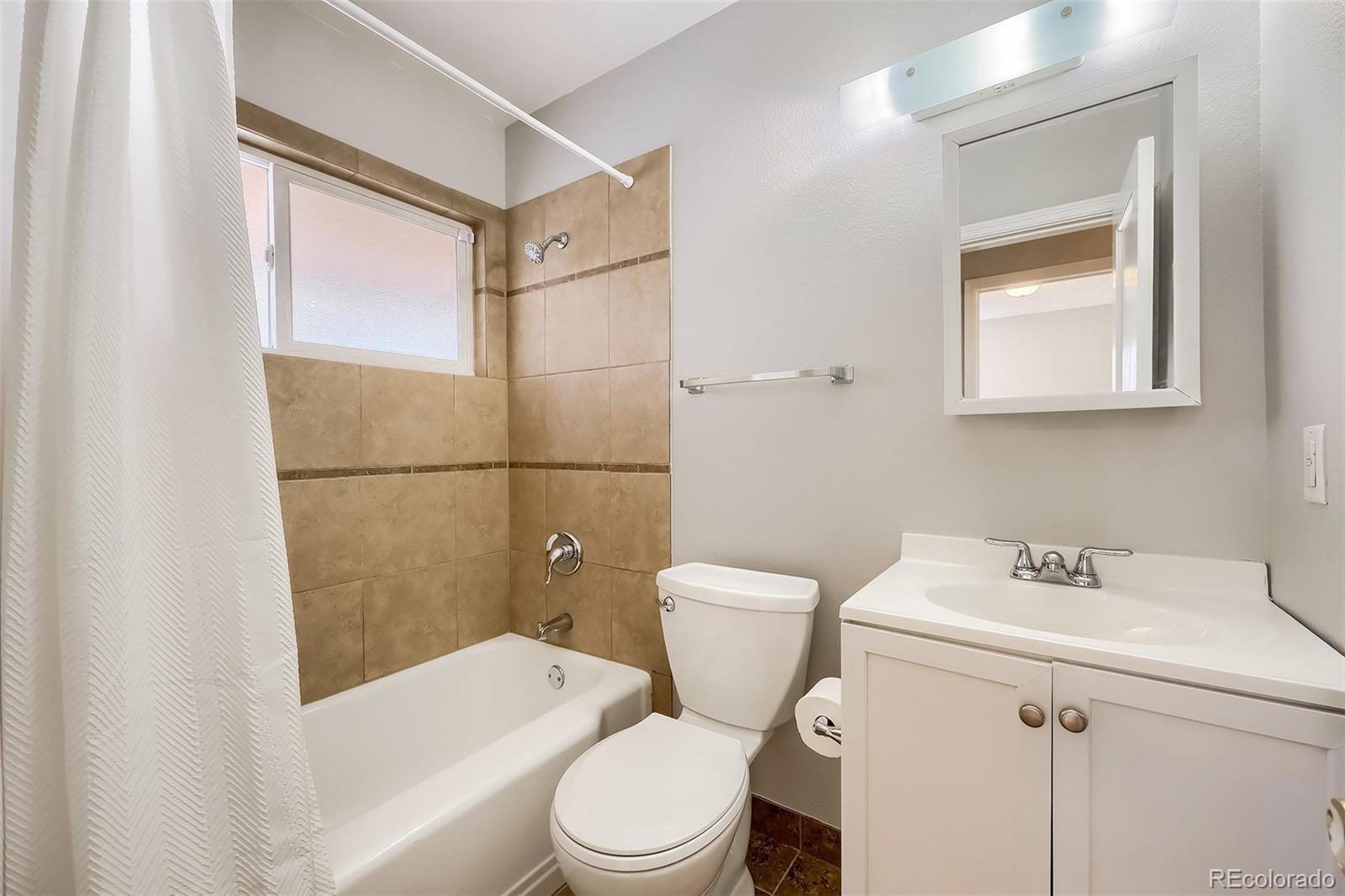 1945 Yosemite Street