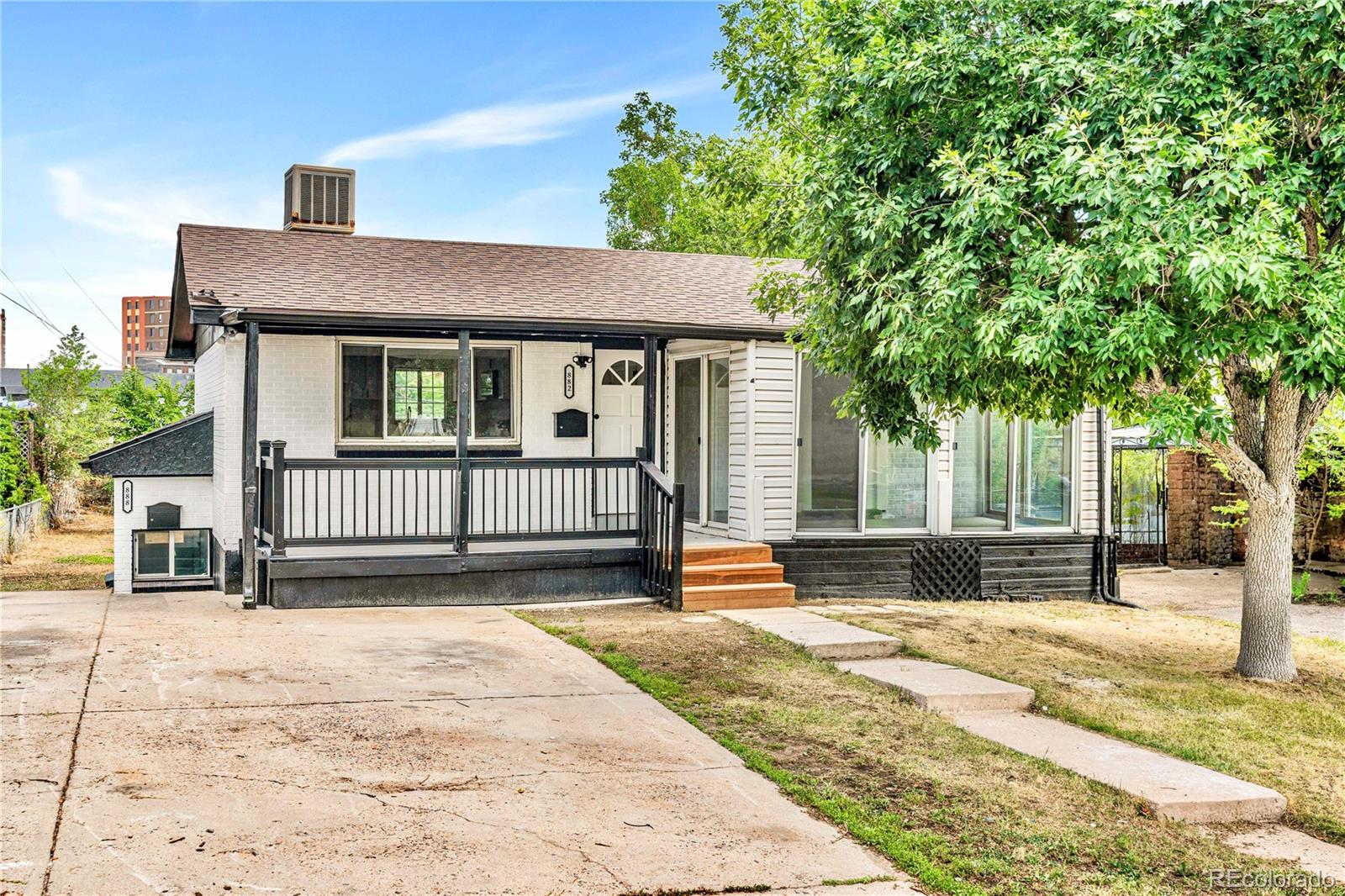 888-882 Wolff Street