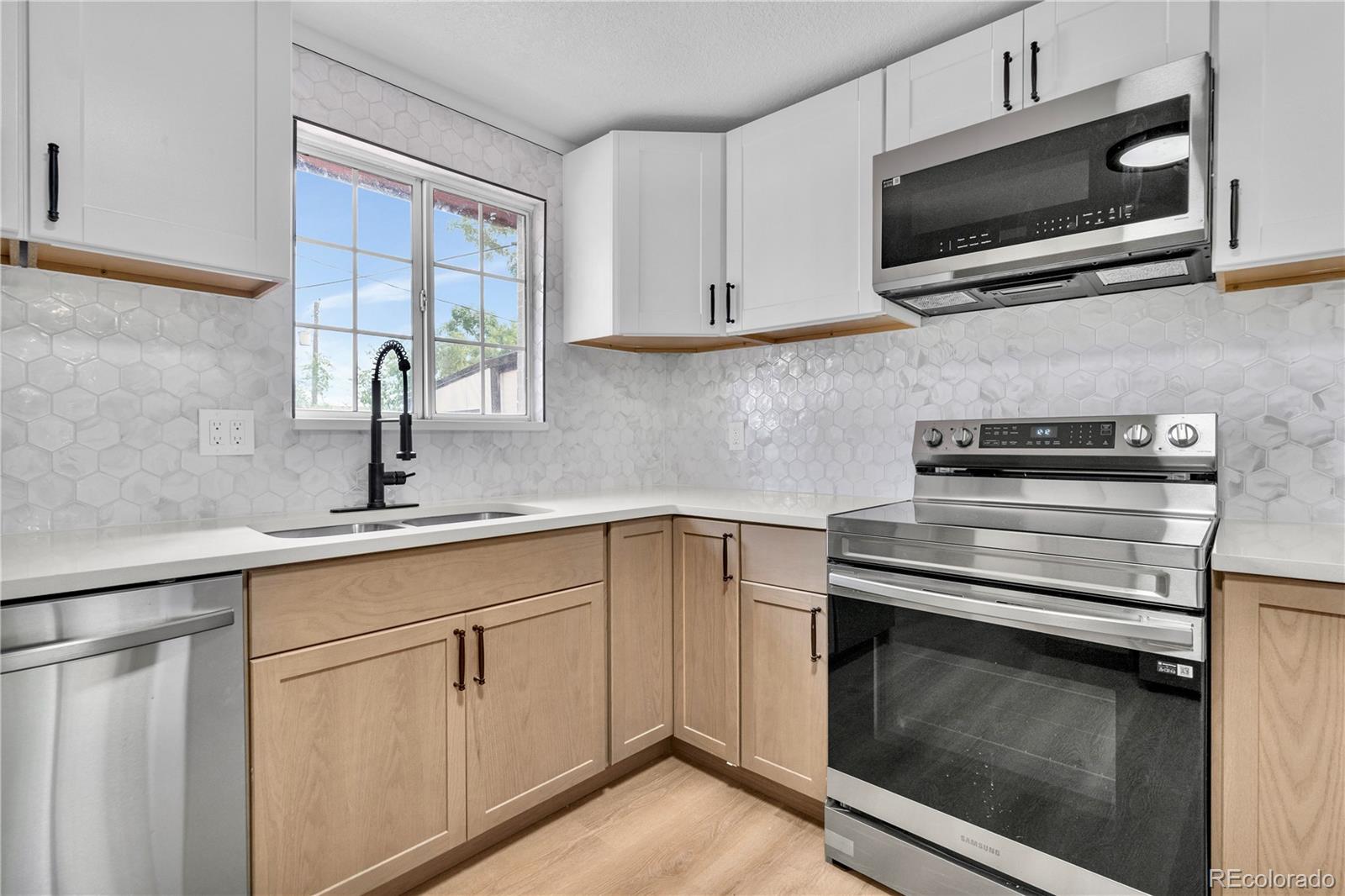 888-882 Wolff Street