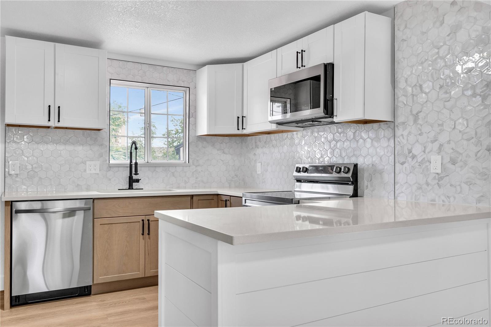 888-882 Wolff Street