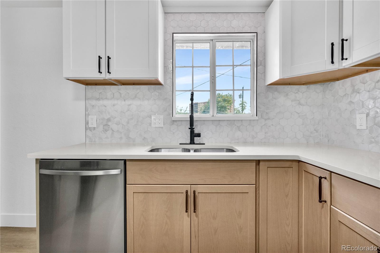 888-882 Wolff Street