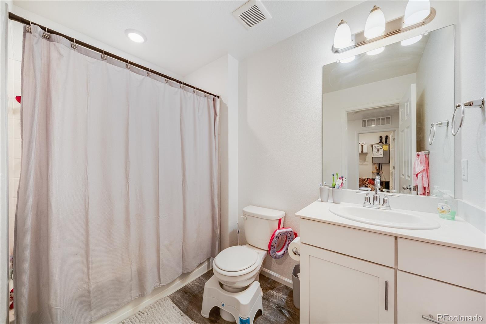 21538 E 59th Place