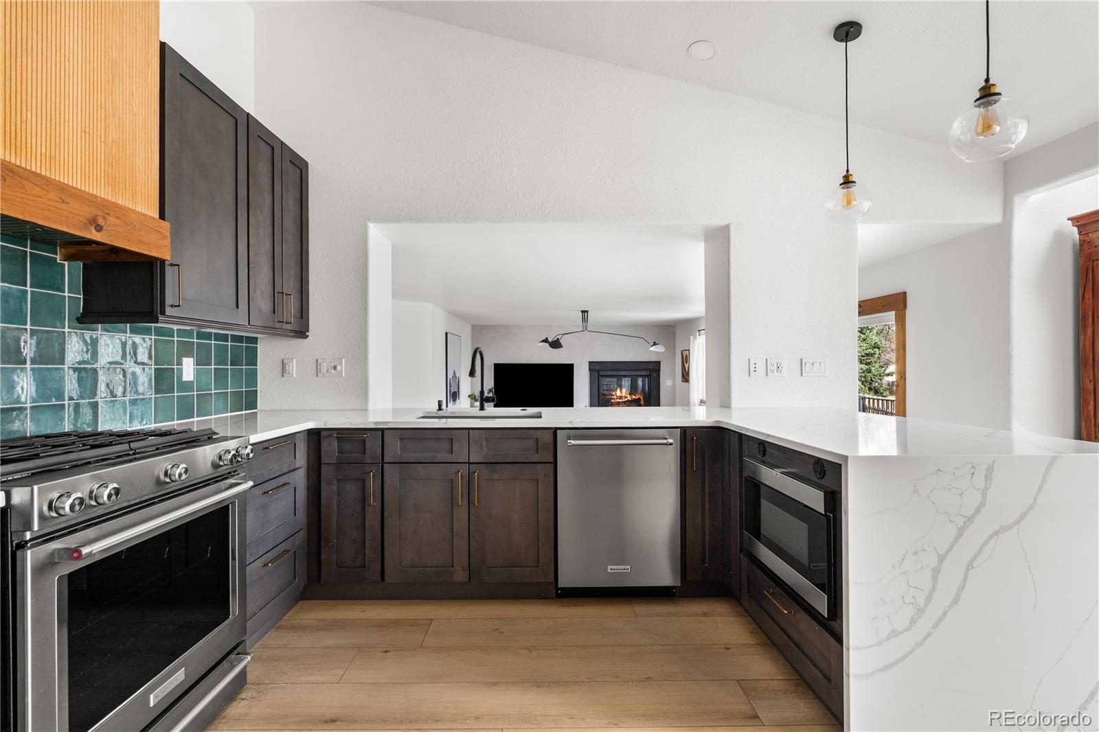 9662 W 69th Place