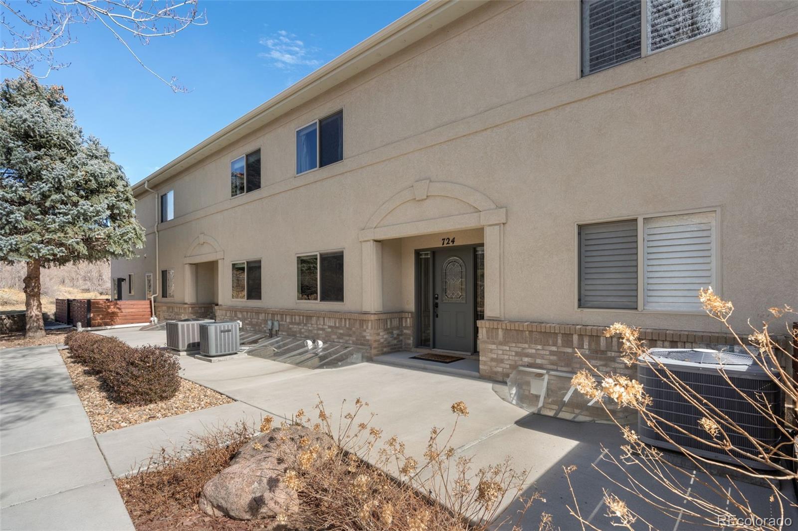 724 Elm Circle
