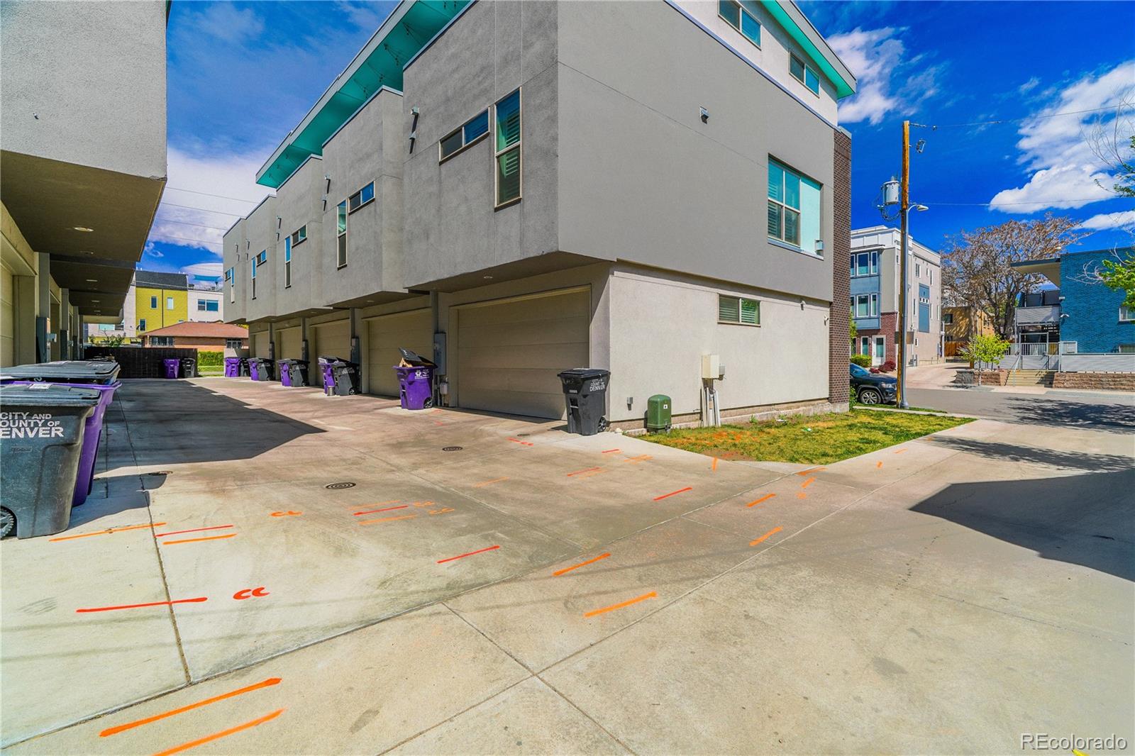 2634 W 25th Avenue