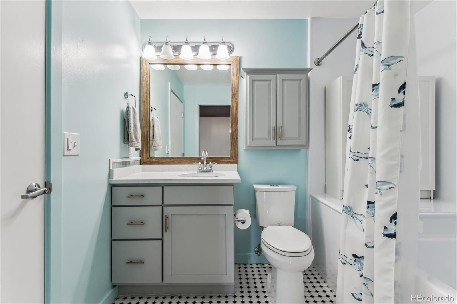 275 S Harrison Street Unit: 208