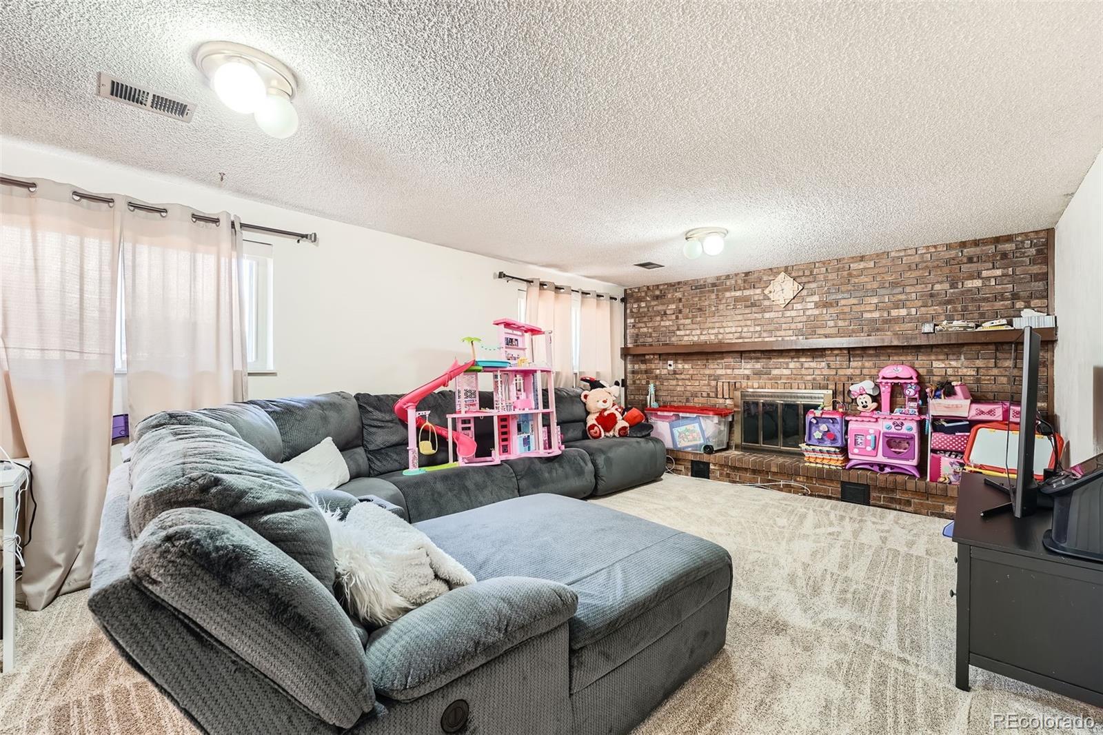 15341 E Arkansas Place