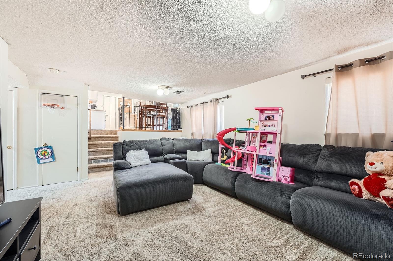 15341 E Arkansas Place