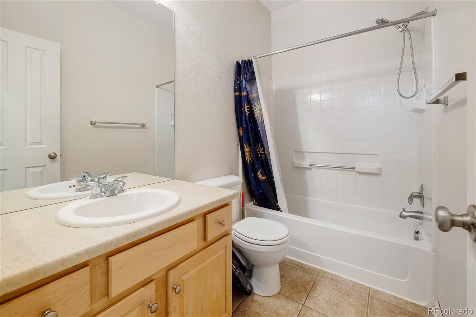 275 Gold Maple Street