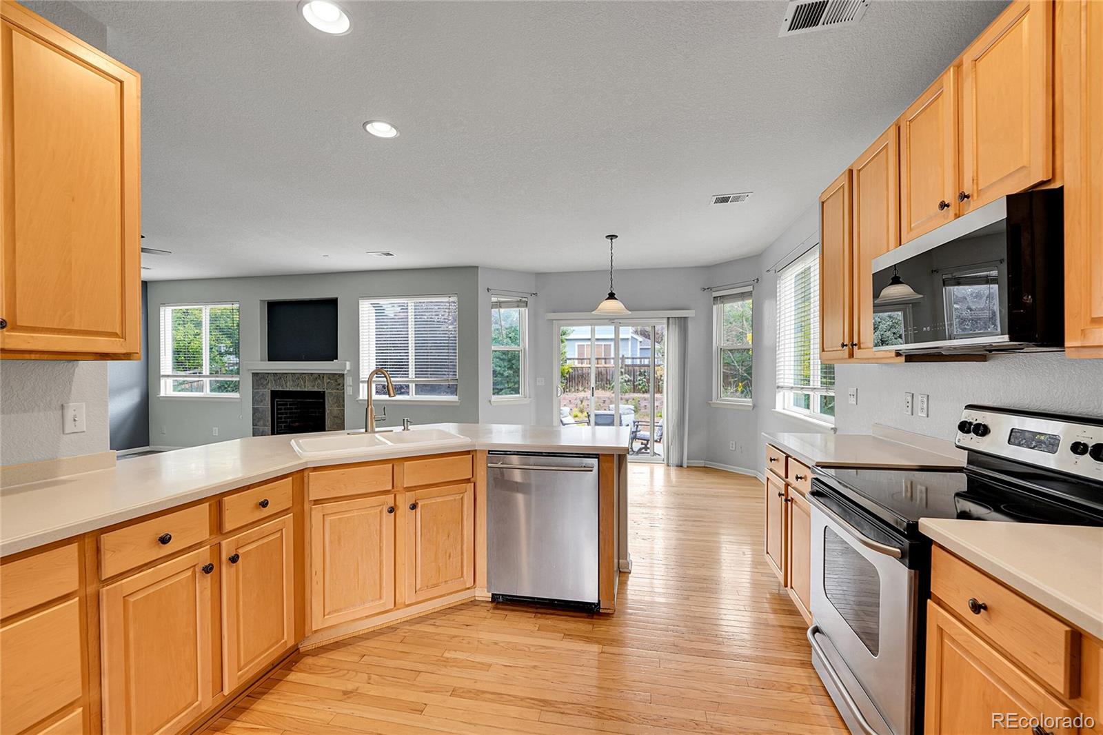 275 Gold Maple Street