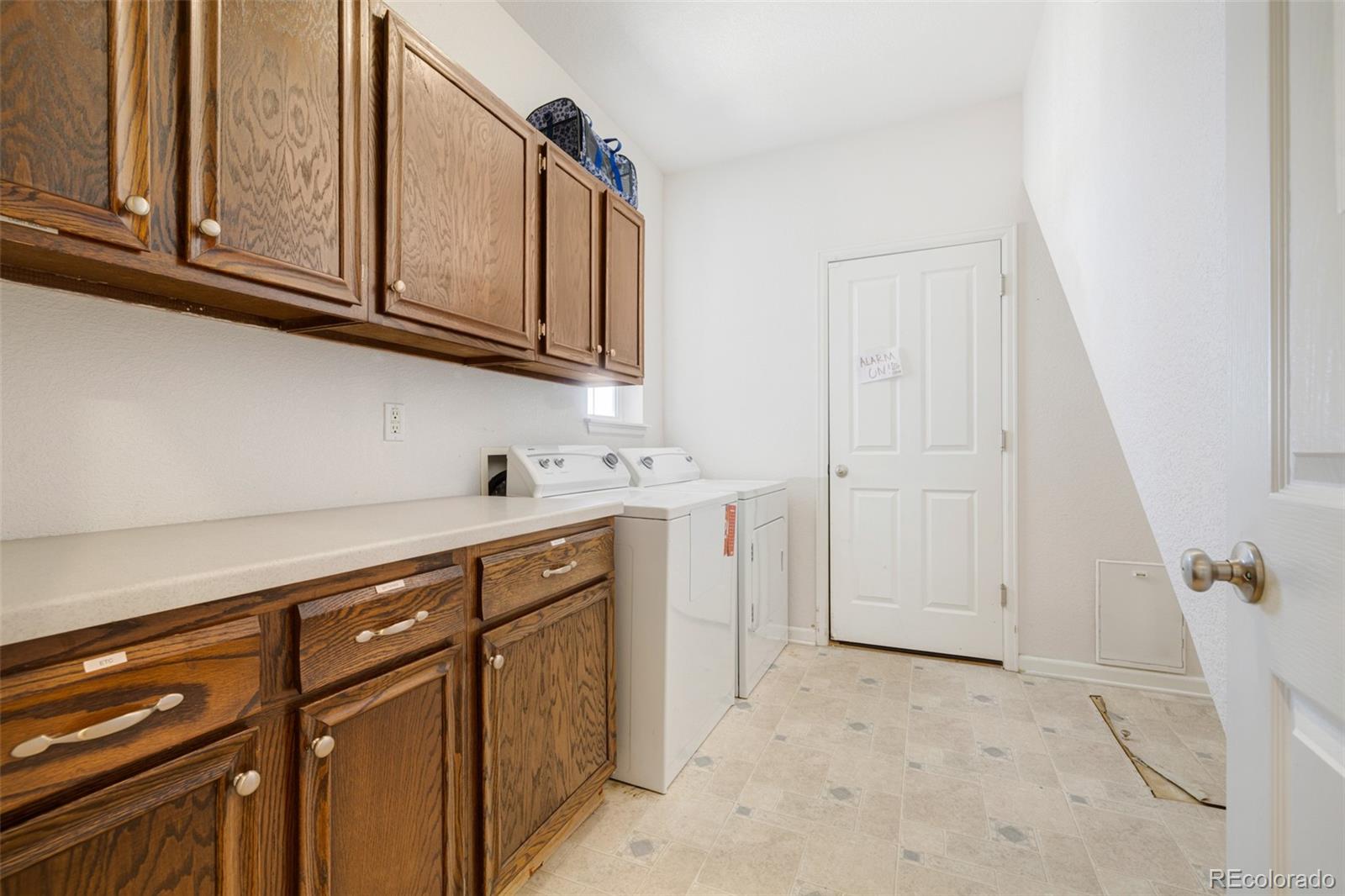 275 Gold Maple Street