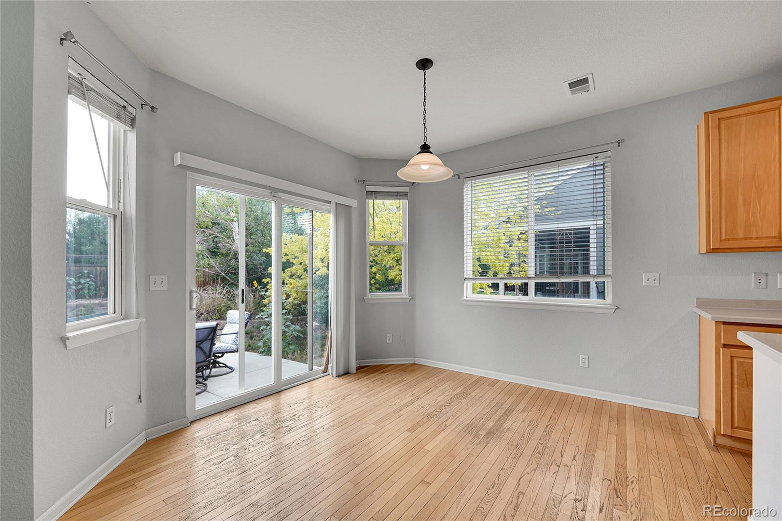 275 Gold Maple Street