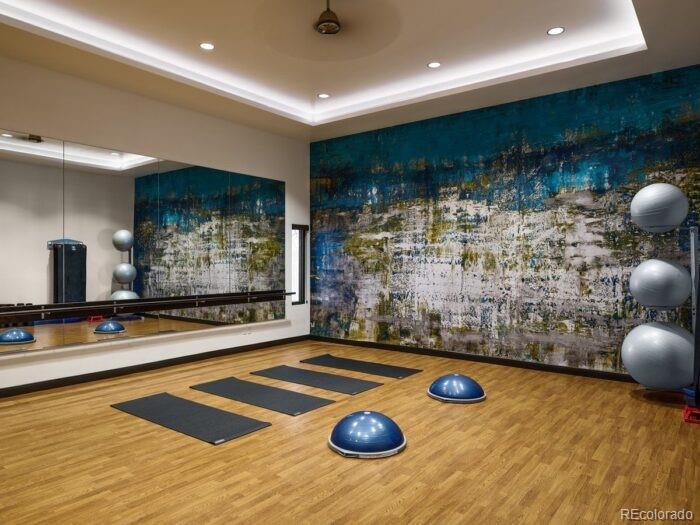 275 Gold Maple Street