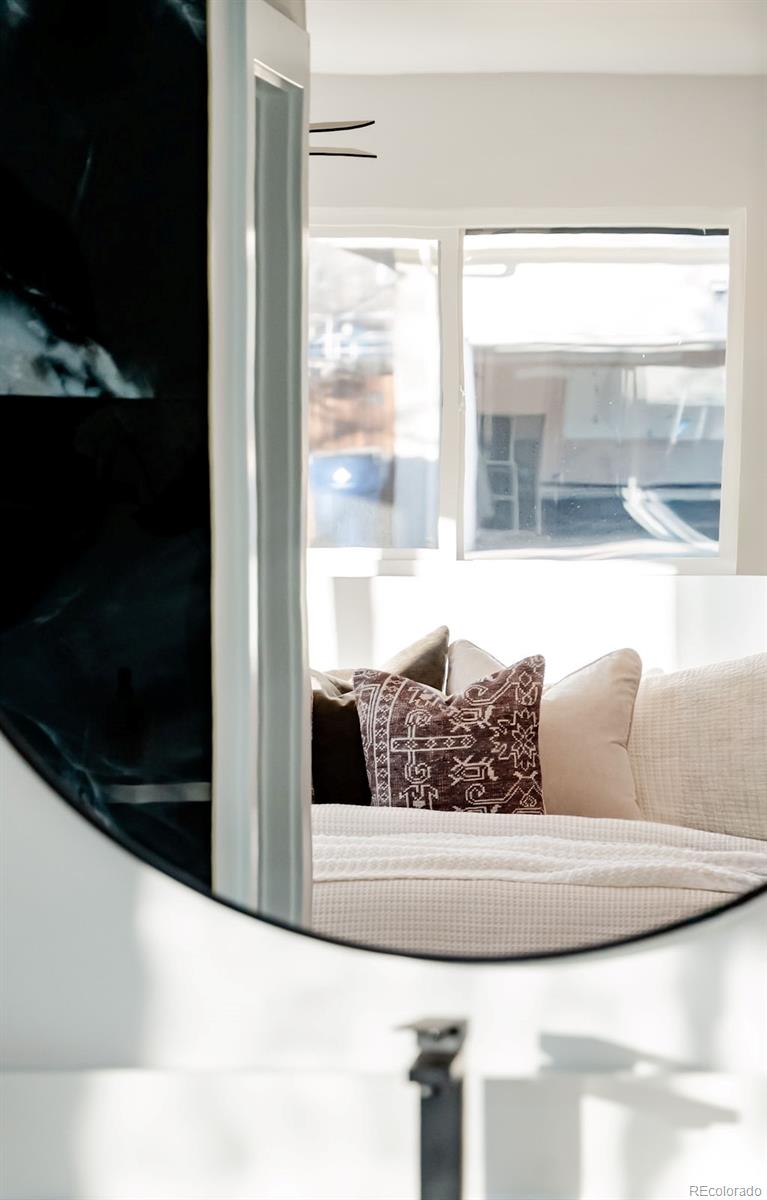 5200 W Ontario Avenue