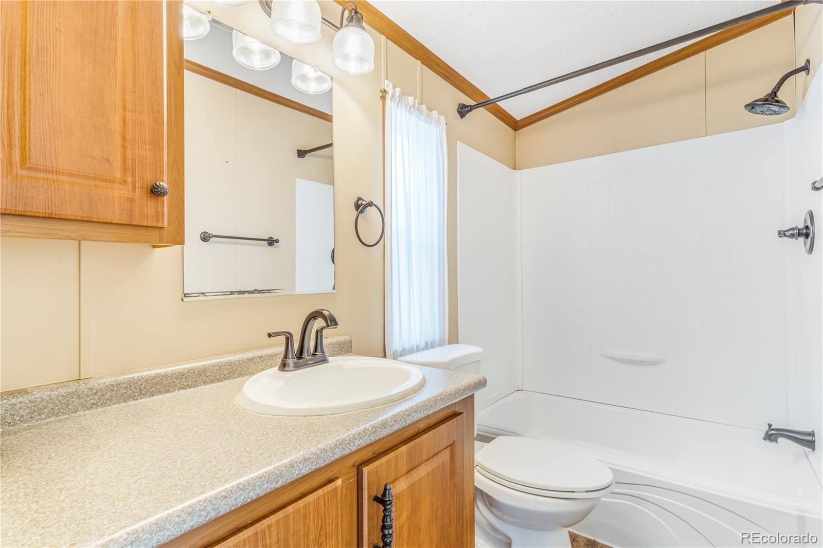 1500 W Thornton Pkwy