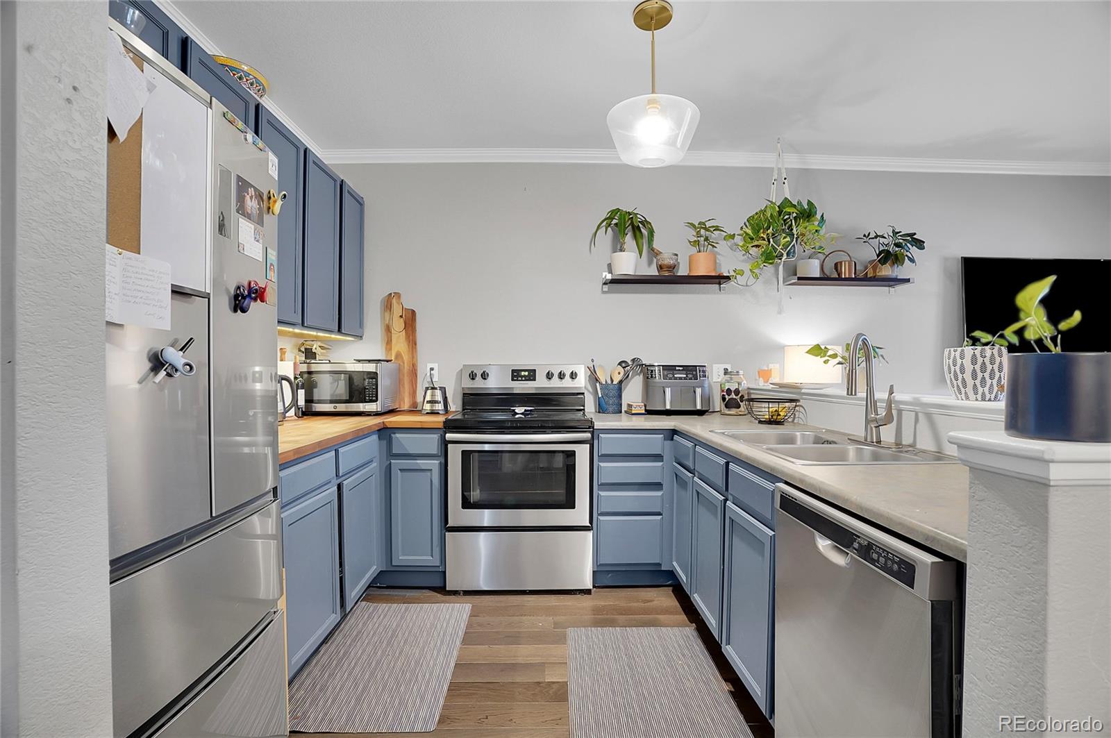 2610 Iris Avenue Unit: 104