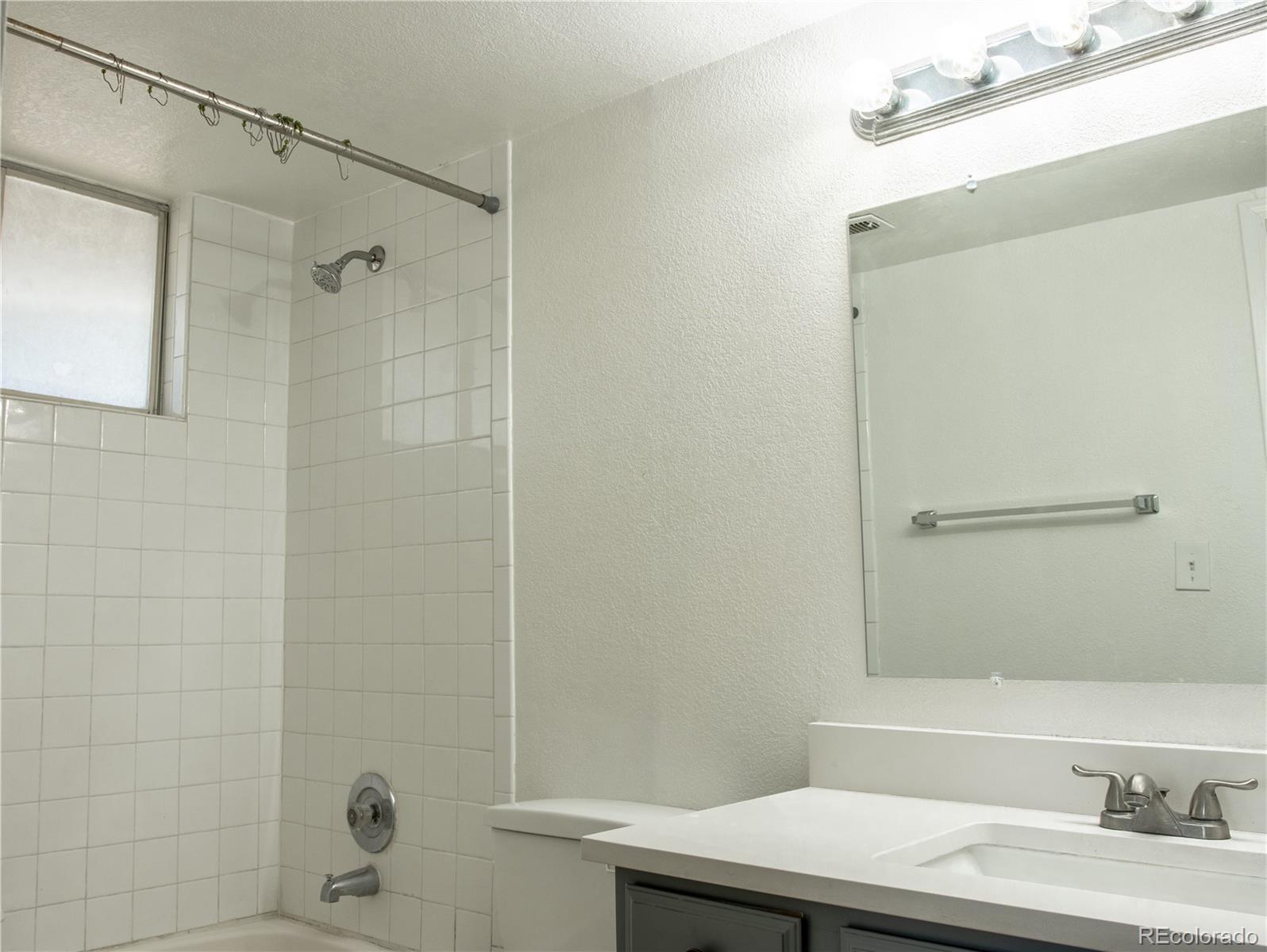 1075 S Elkhart Way Unit: 102