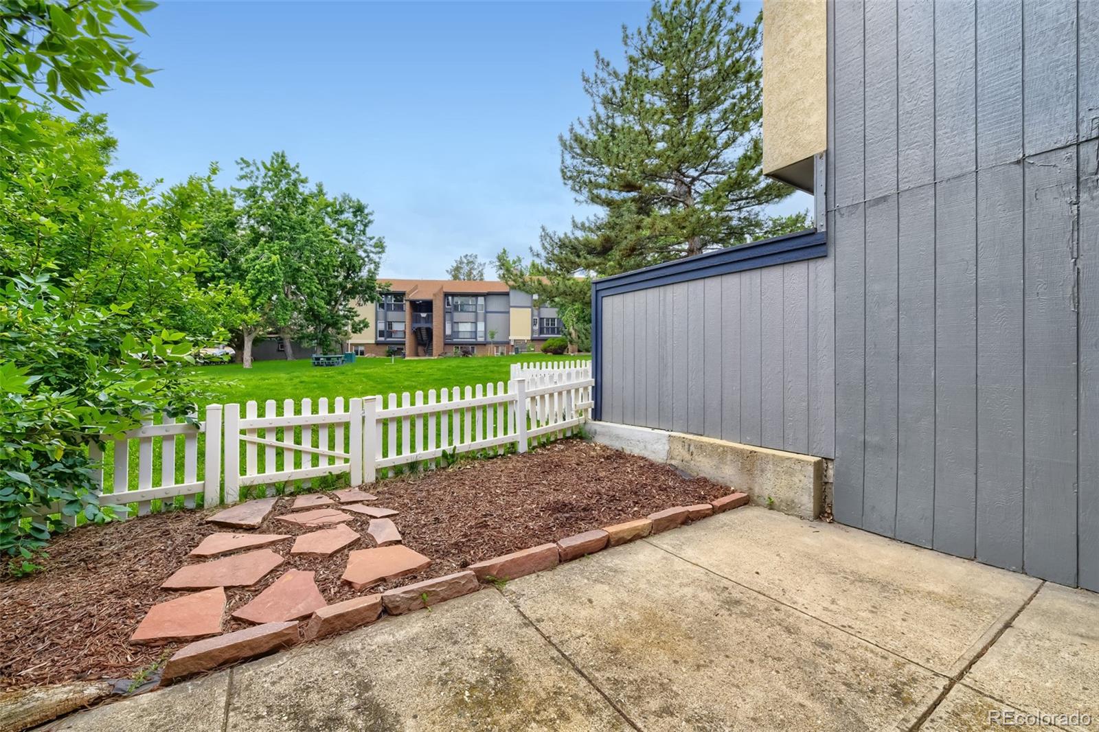 790 W Moorhead Circle