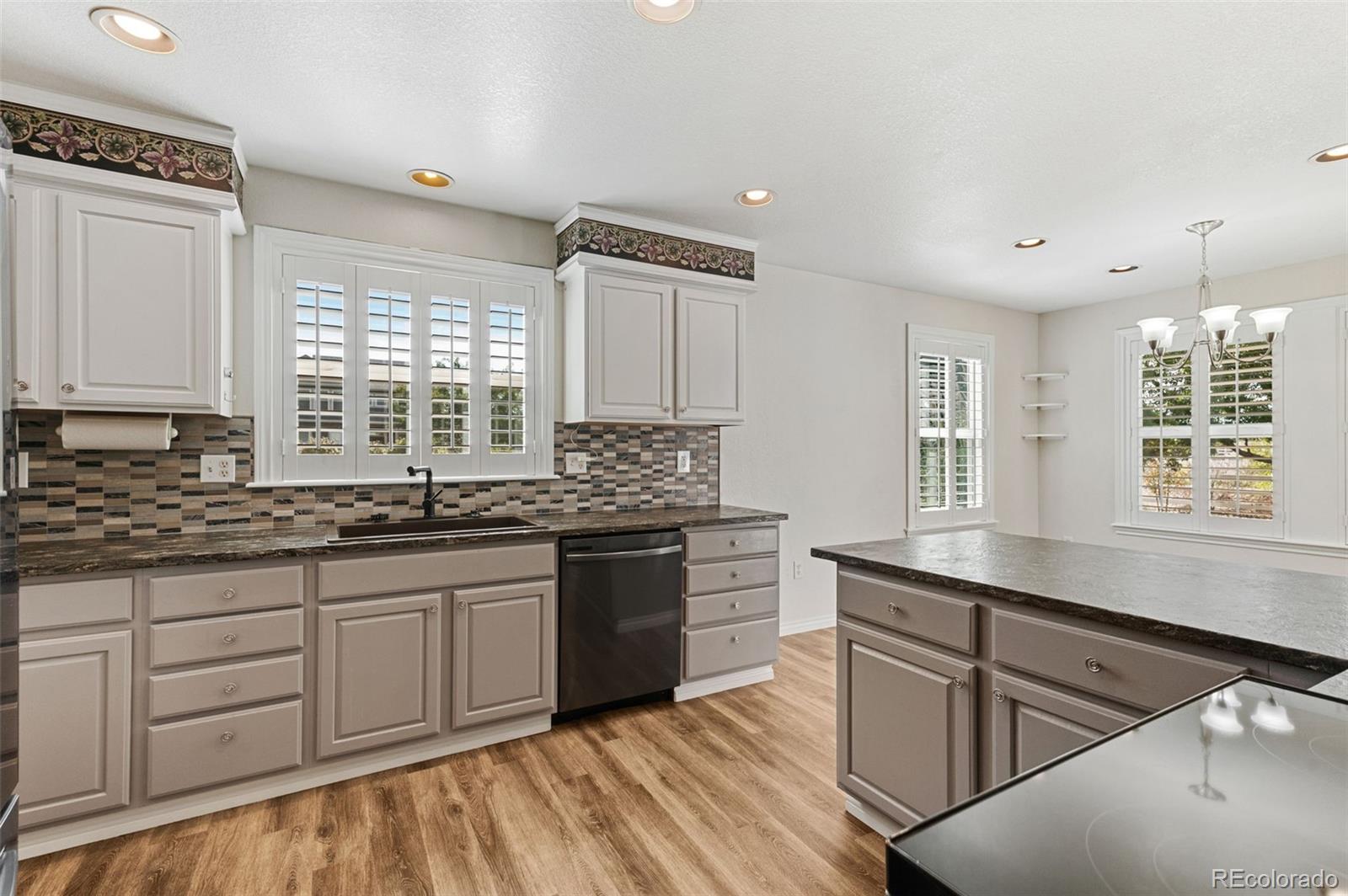 10661 E 152nd Avenue