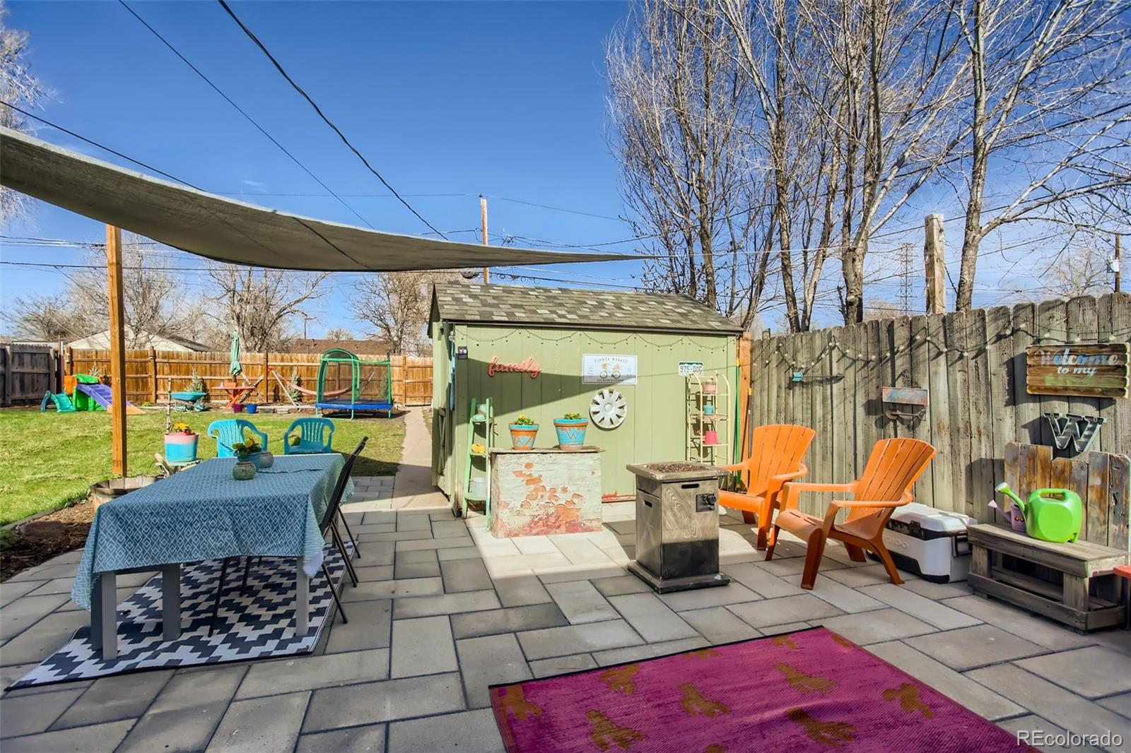 1051 N Hooker Street