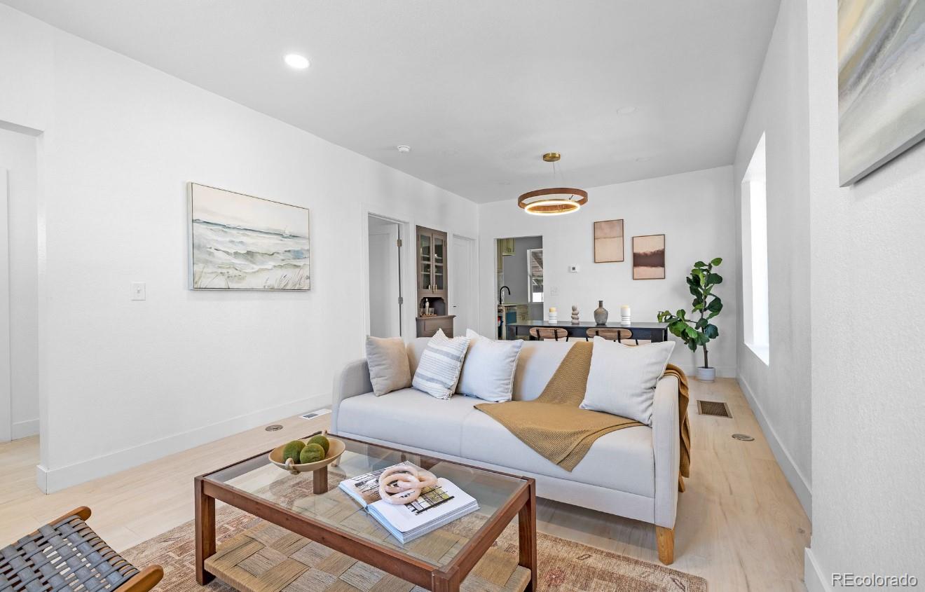 2207 E 25th