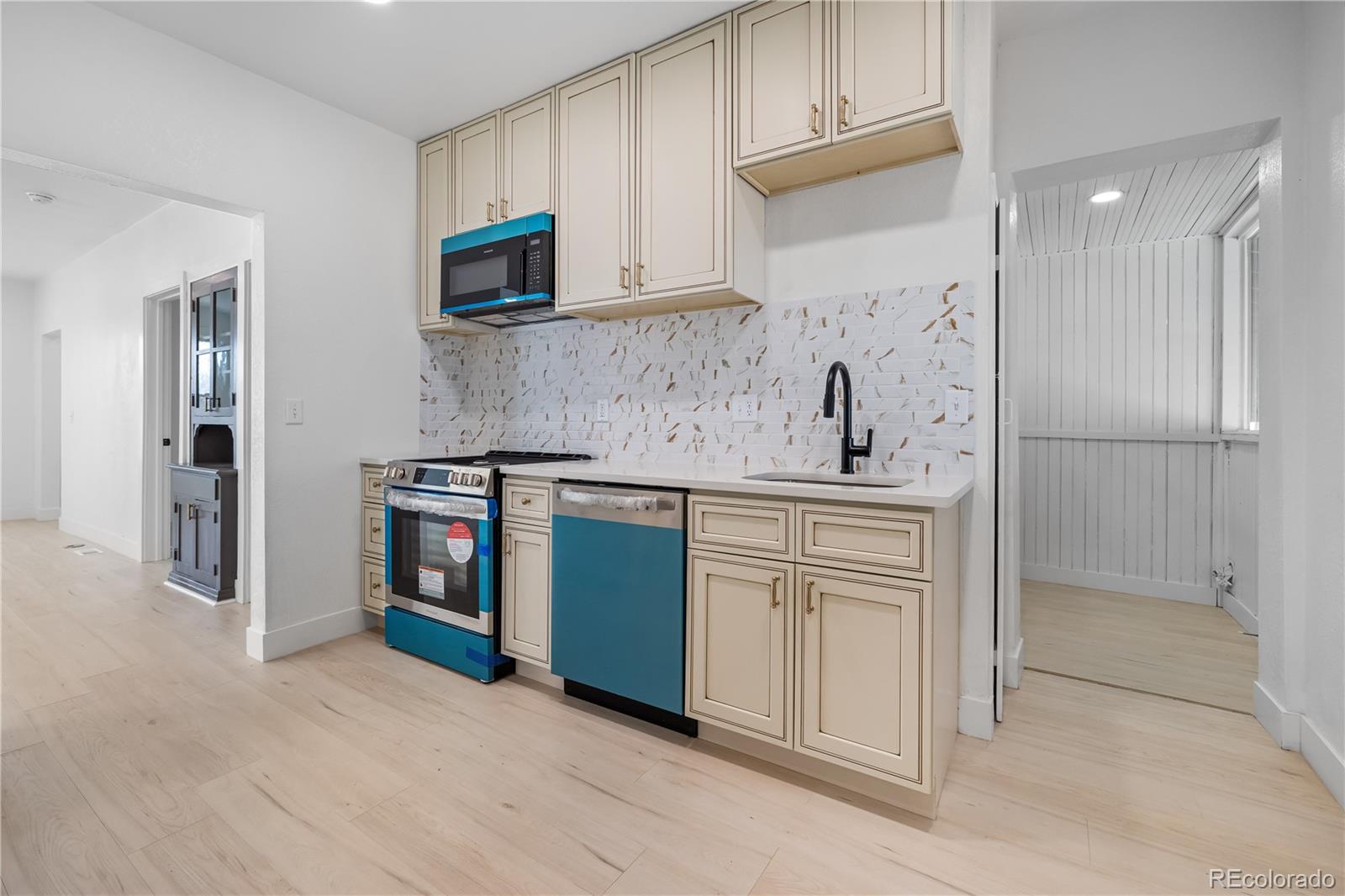 2207 E 25th