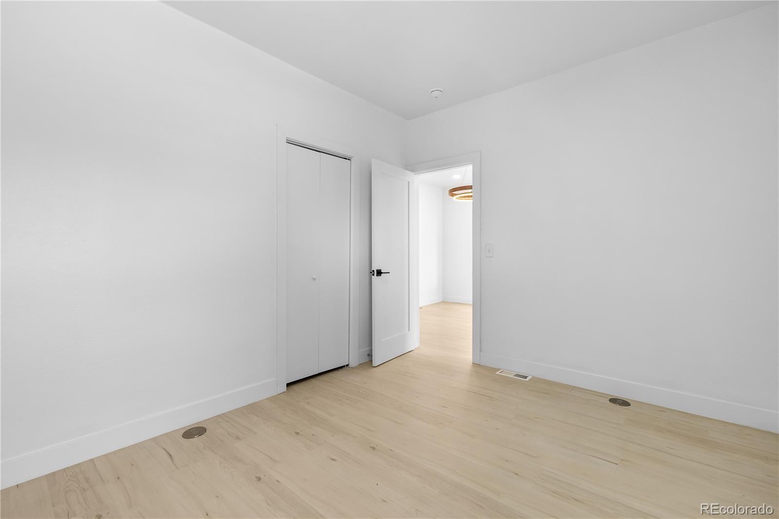 2207 E 25th