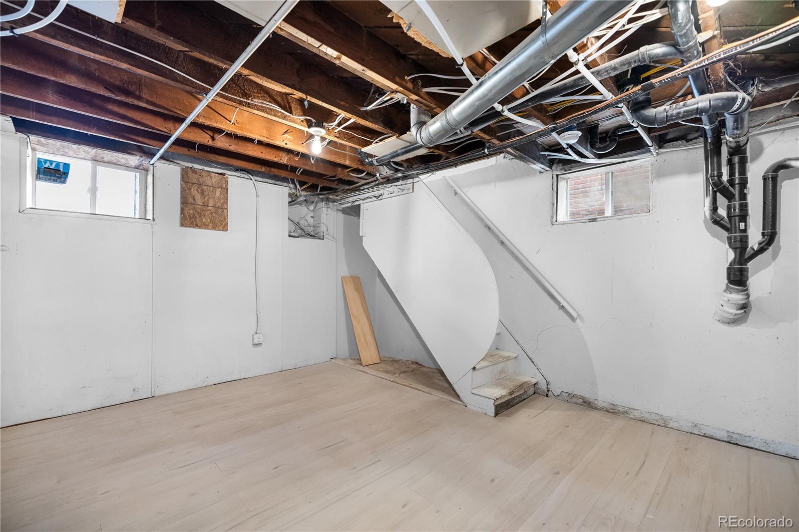 2207 E 25th