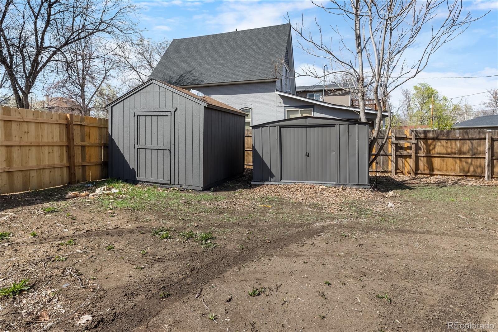 2207 E 25th