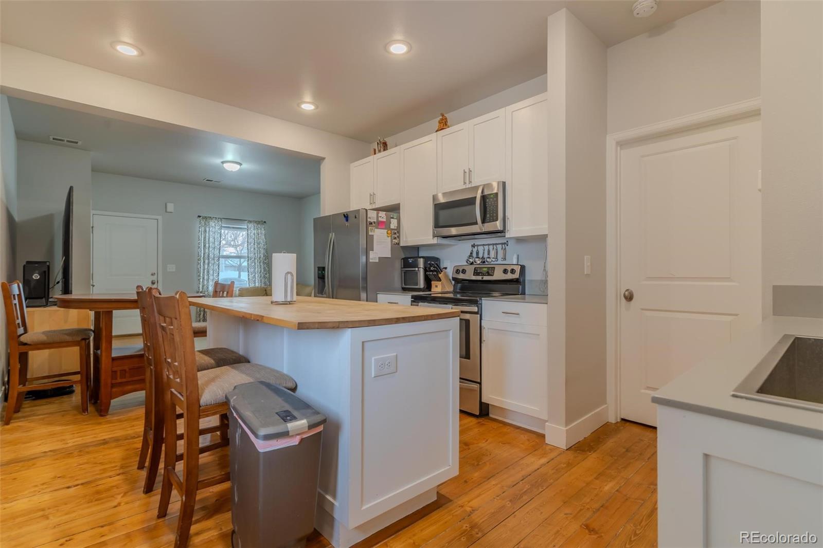 7775 5th Street Unit: 4