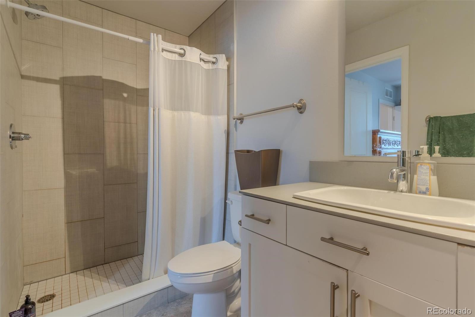 7775 5th Street Unit: 4