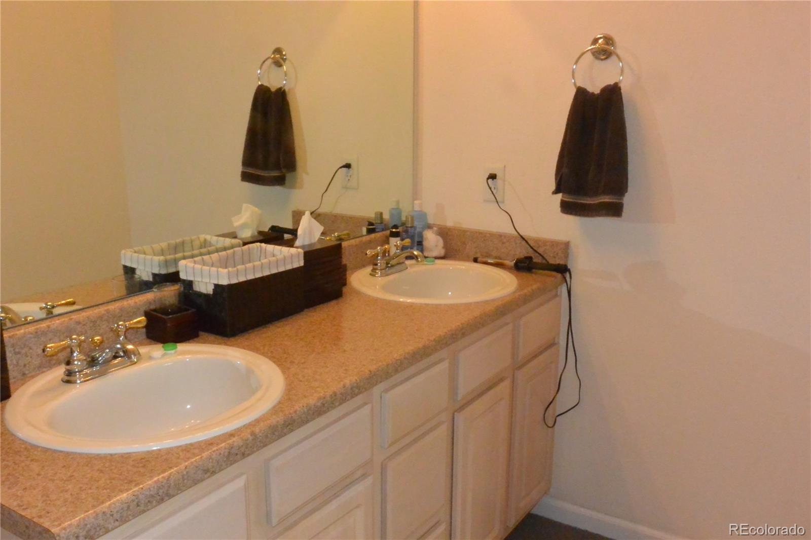 10311 W Girton Drive Unit: 203