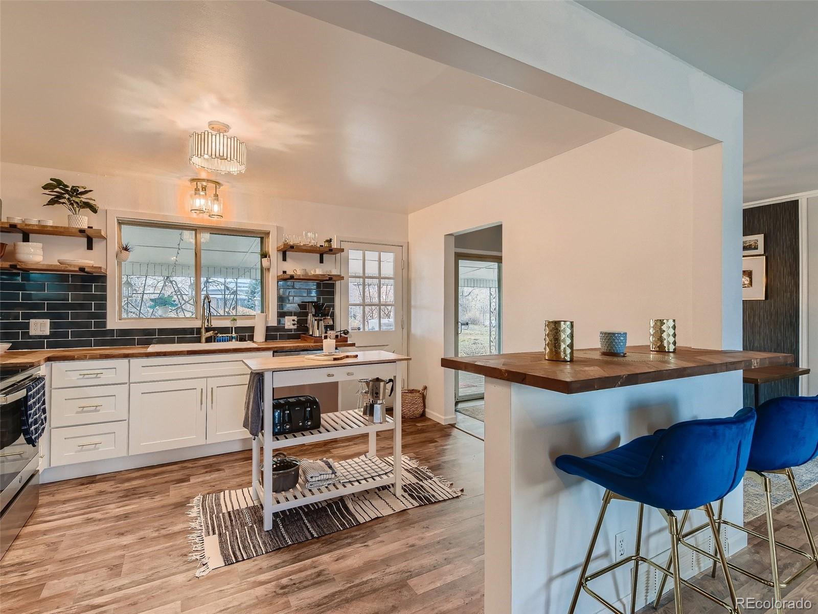 1530 W 104th Place