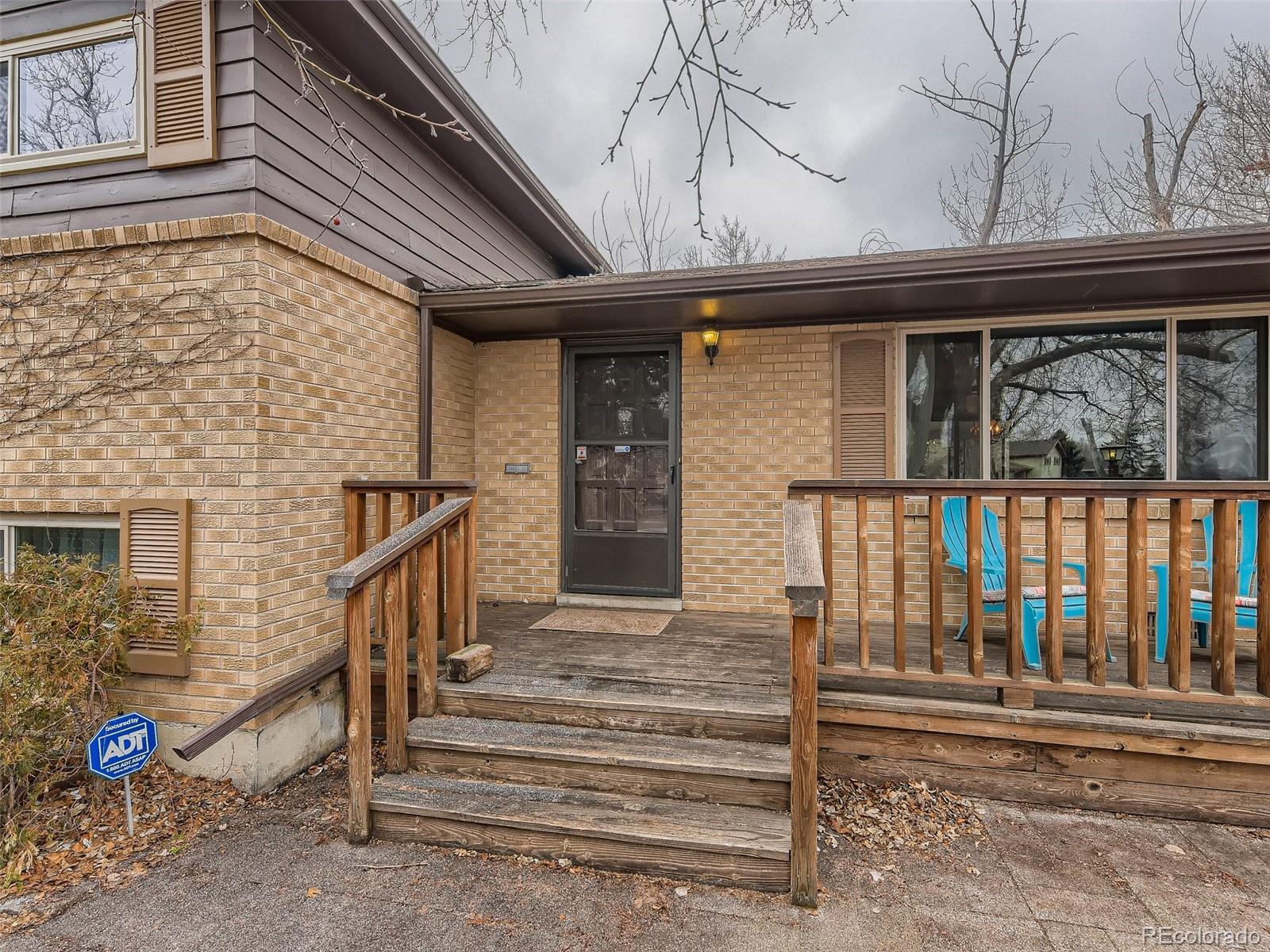1530 W 104th Place