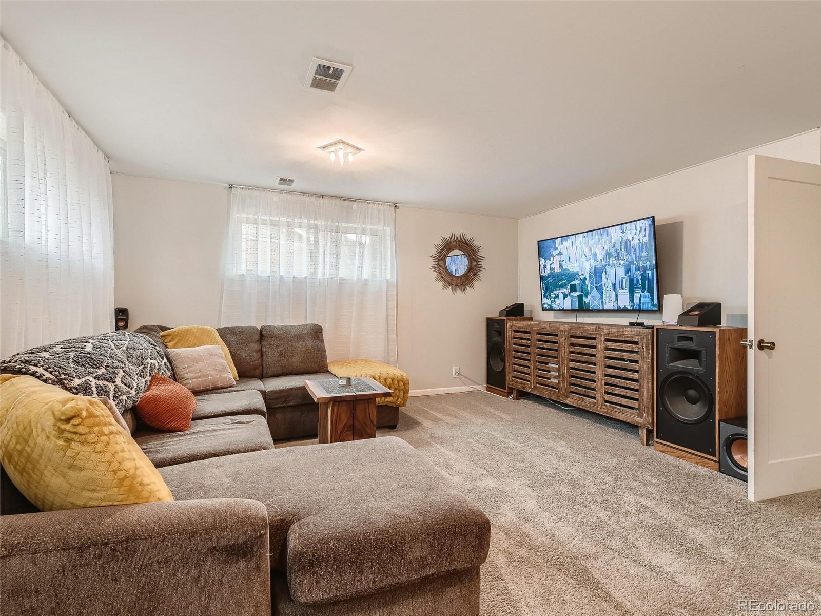1530 W 104th Place