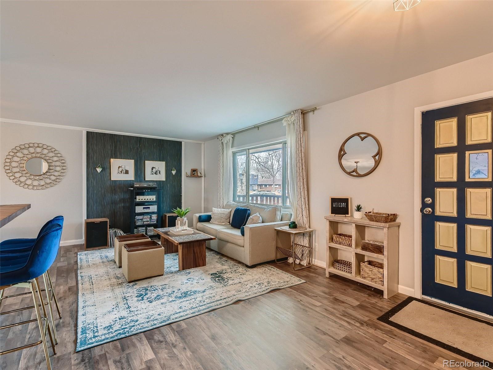 1530 W 104th Place