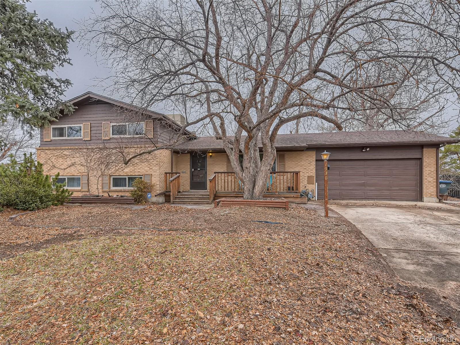 1530 W 104th Place