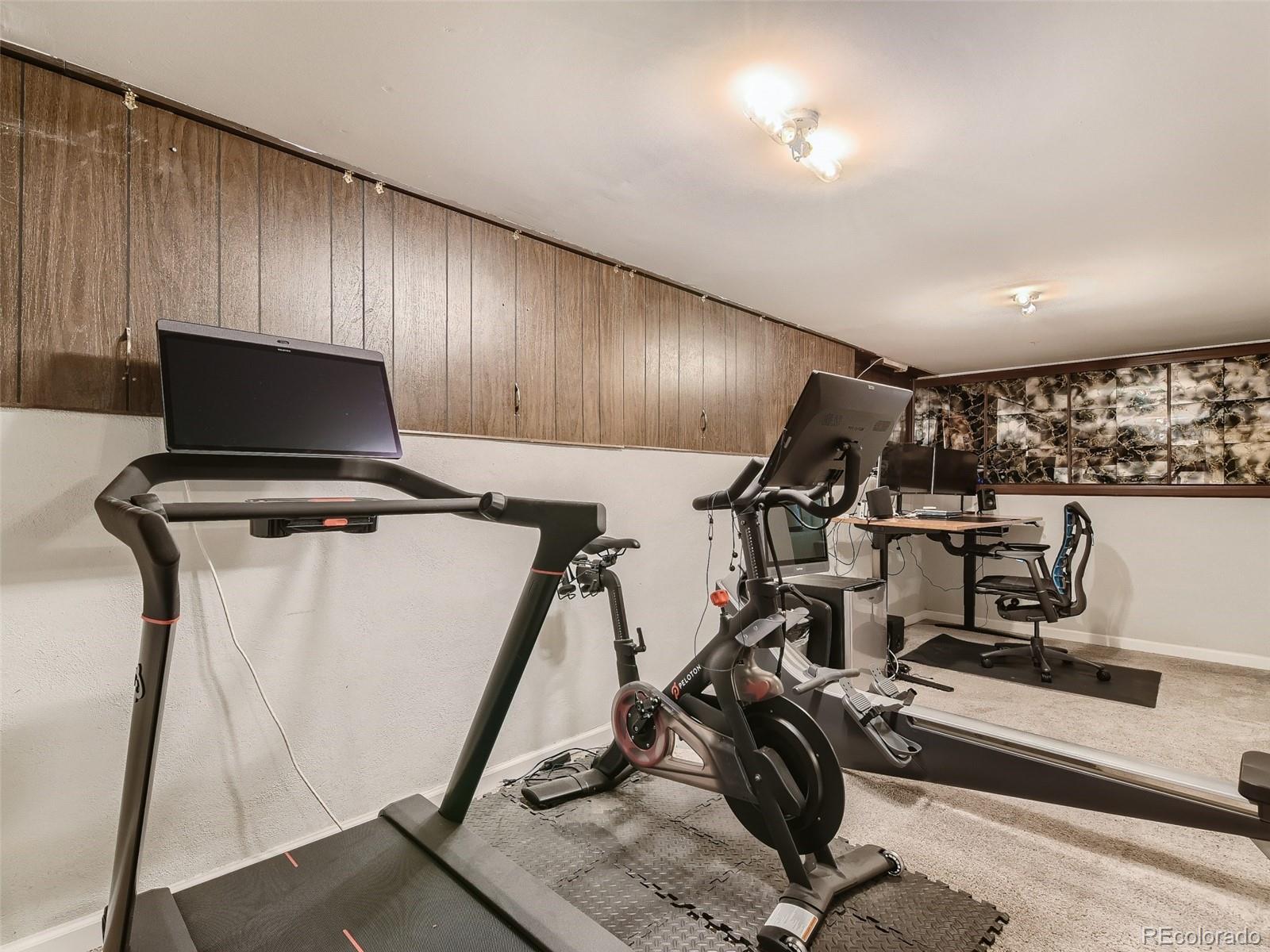 1530 W 104th Place