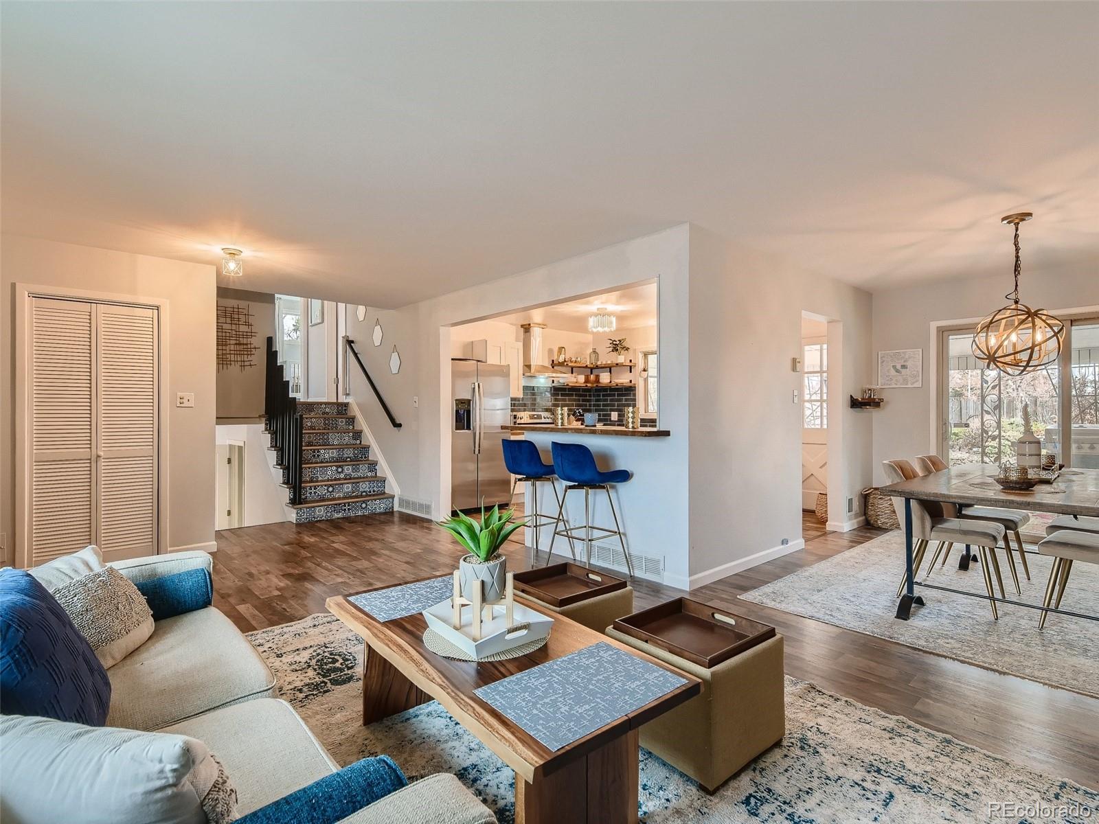 1530 W 104th Place