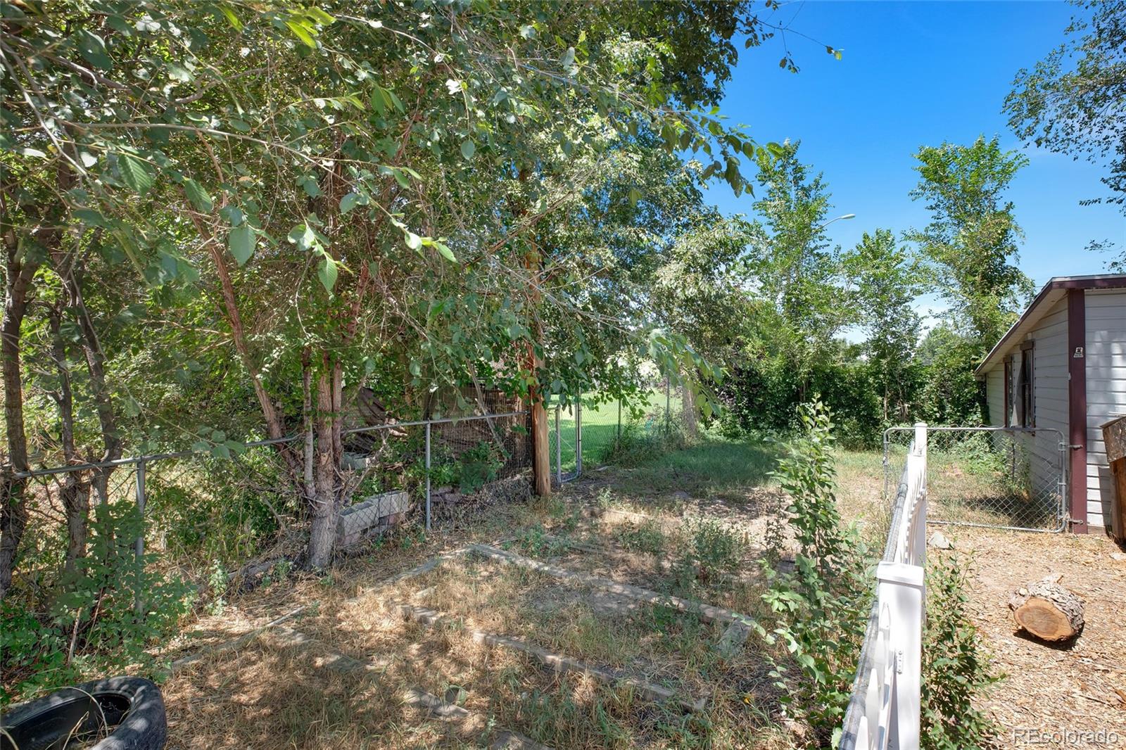 1115 W Quincy Avenue