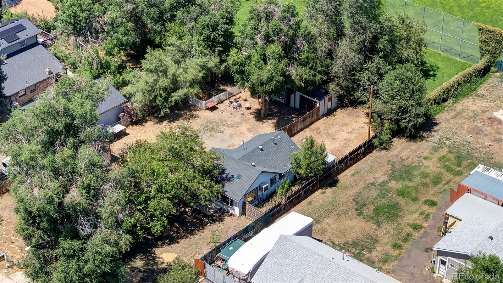 1115 W Quincy Avenue